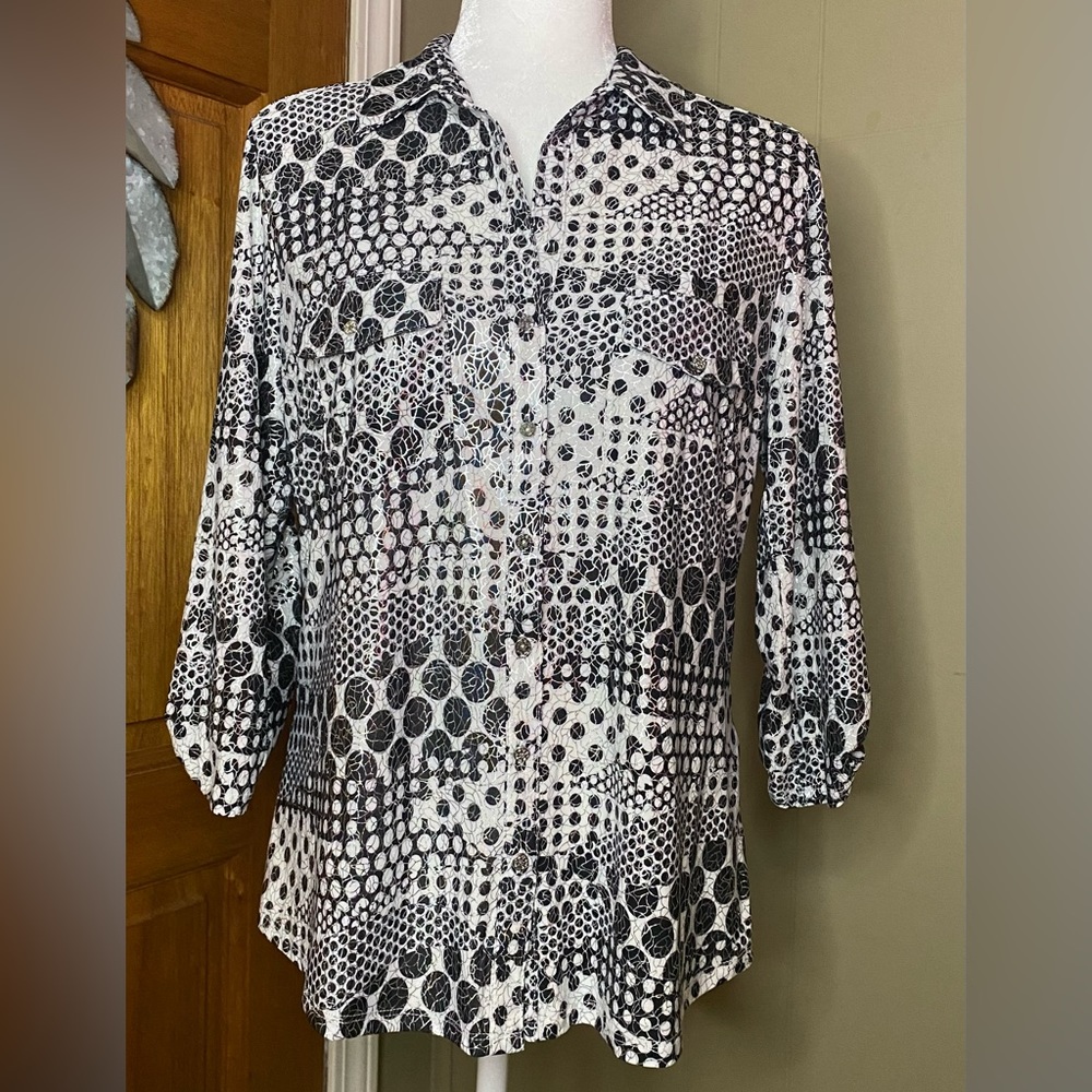 Emily Daniels Black/White/Silver Metallic Blouse